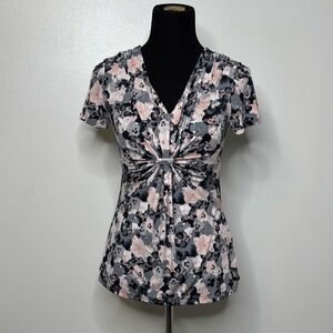 Daisy Fuentes Floral Twist Front Top XS — Pink Gray Black Short Sleeve Blouse